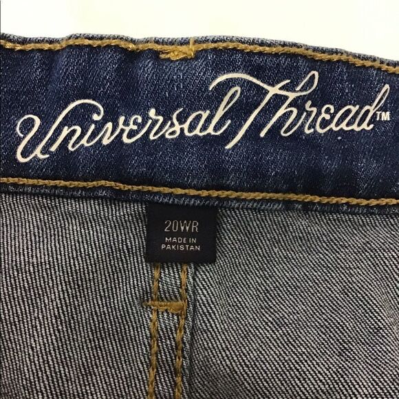 Universal Thread Distressed Straight Leg Jeans - Picture 9 of 10